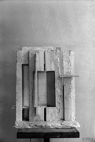 f002 photo
